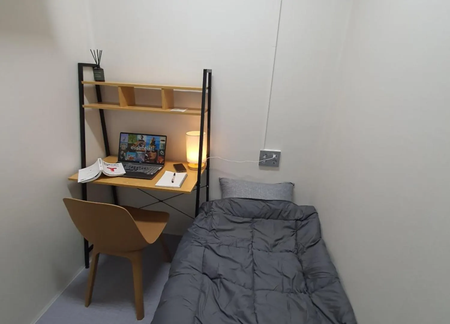 Hongdae Hapjeong Hostel-220-Man Only contacts